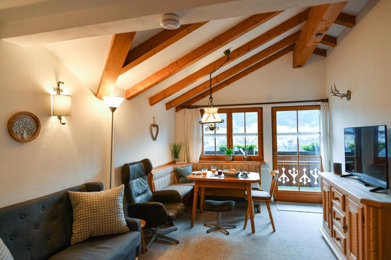 Gaestehaus Alpenruh *